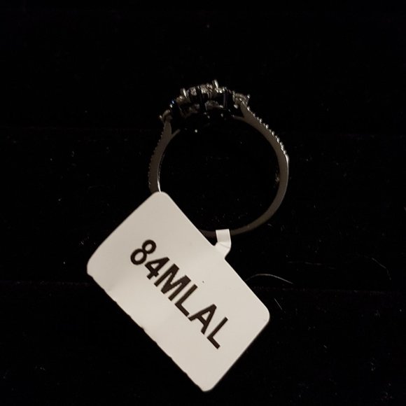 Beautiful Silver & Black Charmed Aroma Ring - Picture 5 of 5